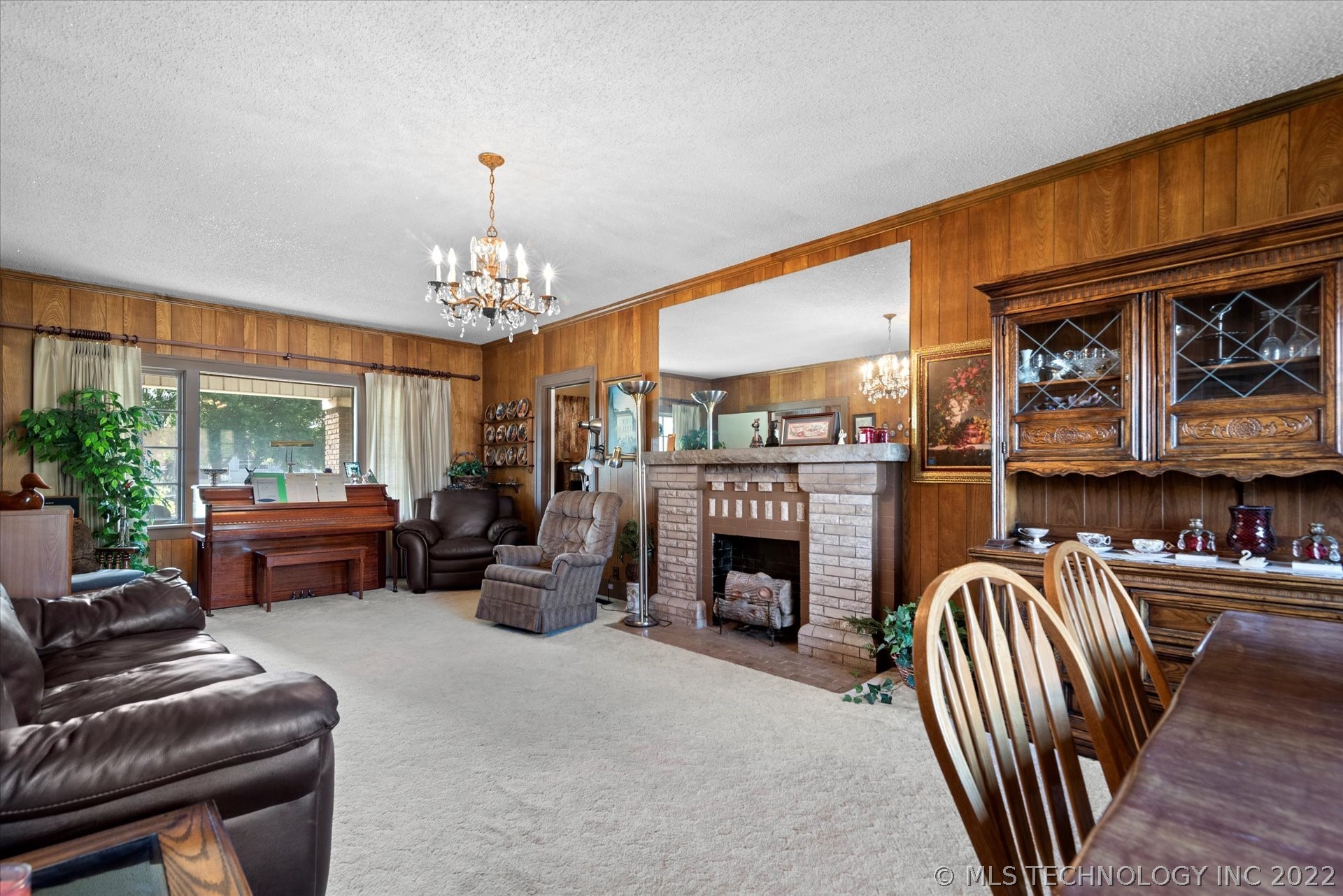 Photo 5 of 21 of 801 S Cherokee Avenue house
