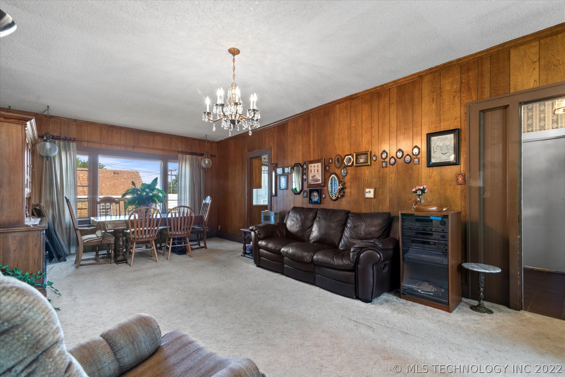 Photo 4 of 21 of 801 S Cherokee Avenue house