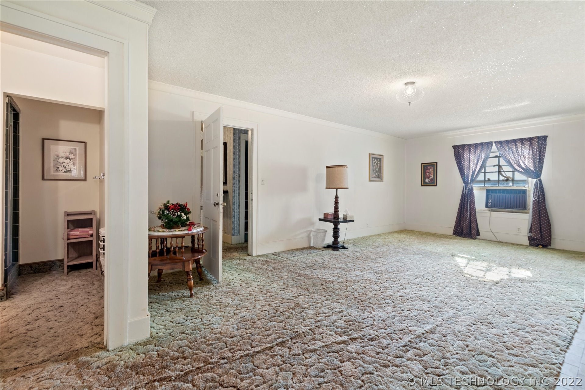 Photo 11 of 21 of 801 S Cherokee Avenue house