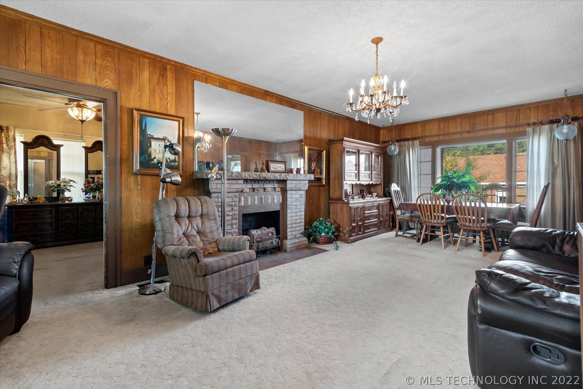 Photo 3 of 21 of 801 S Cherokee Avenue house
