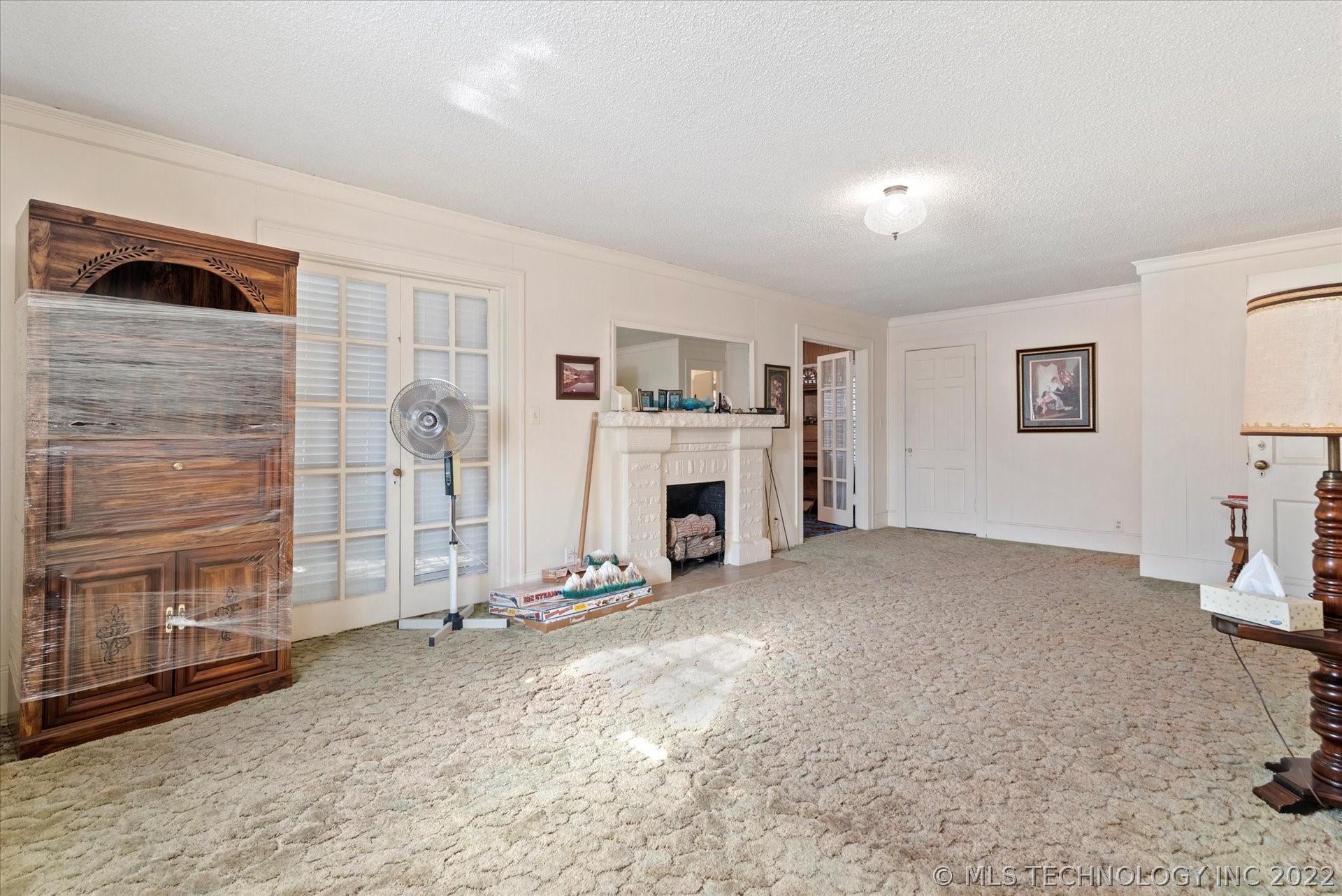 Photo 10 of 21 of 801 S Cherokee Avenue house
