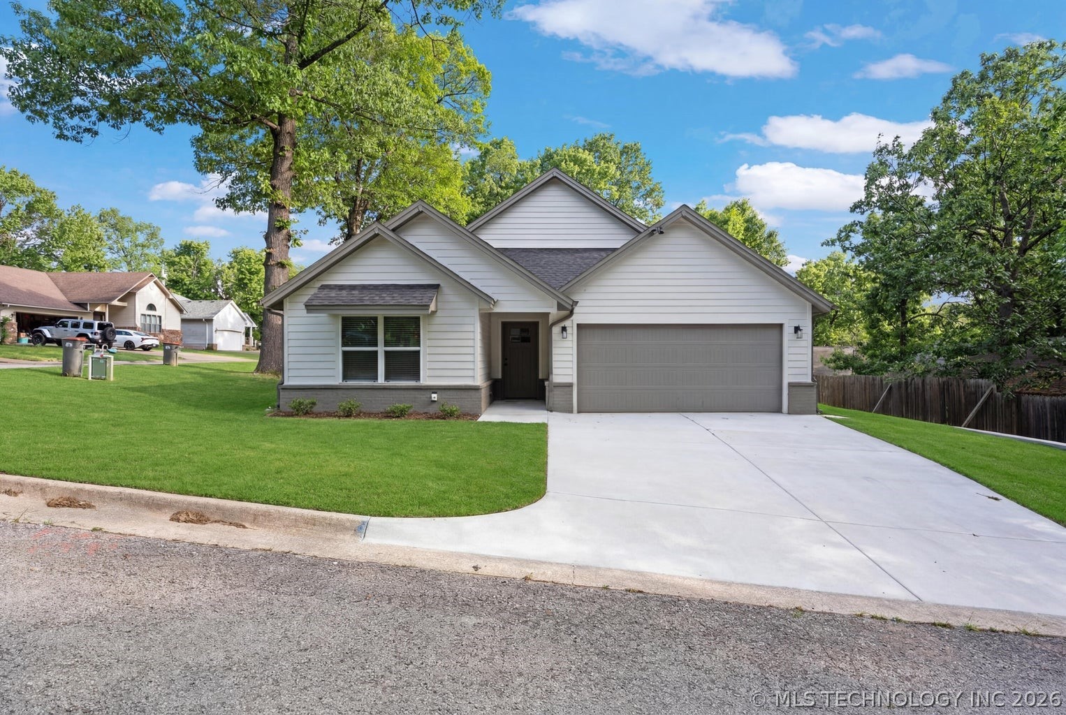 Photo 1 of 56 — 1312 Hummingbird Lane, Grove, OK 74344