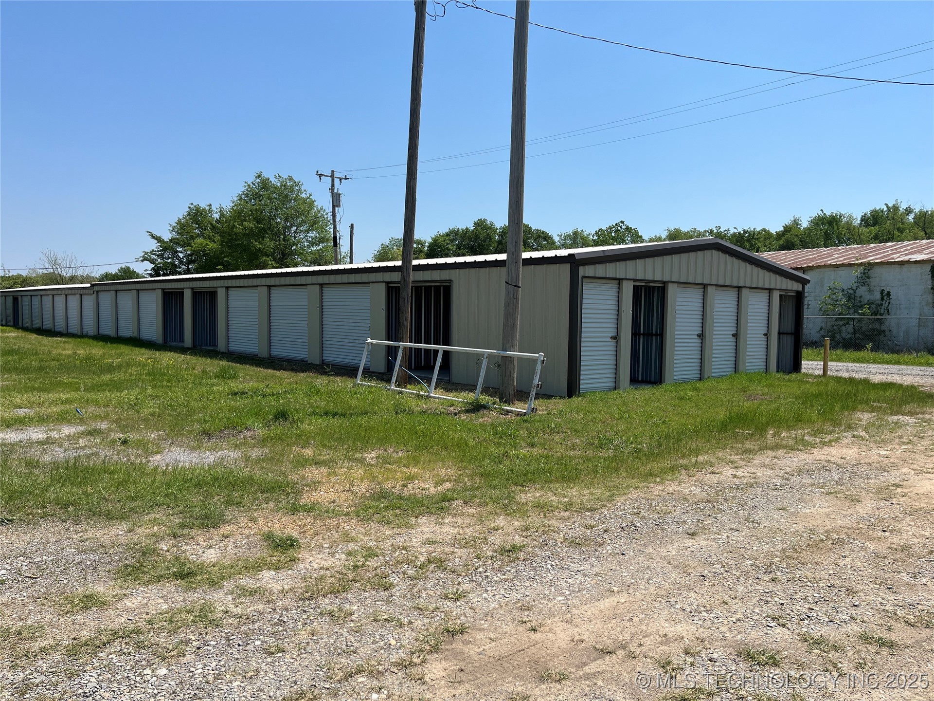 3756 S Mississippi