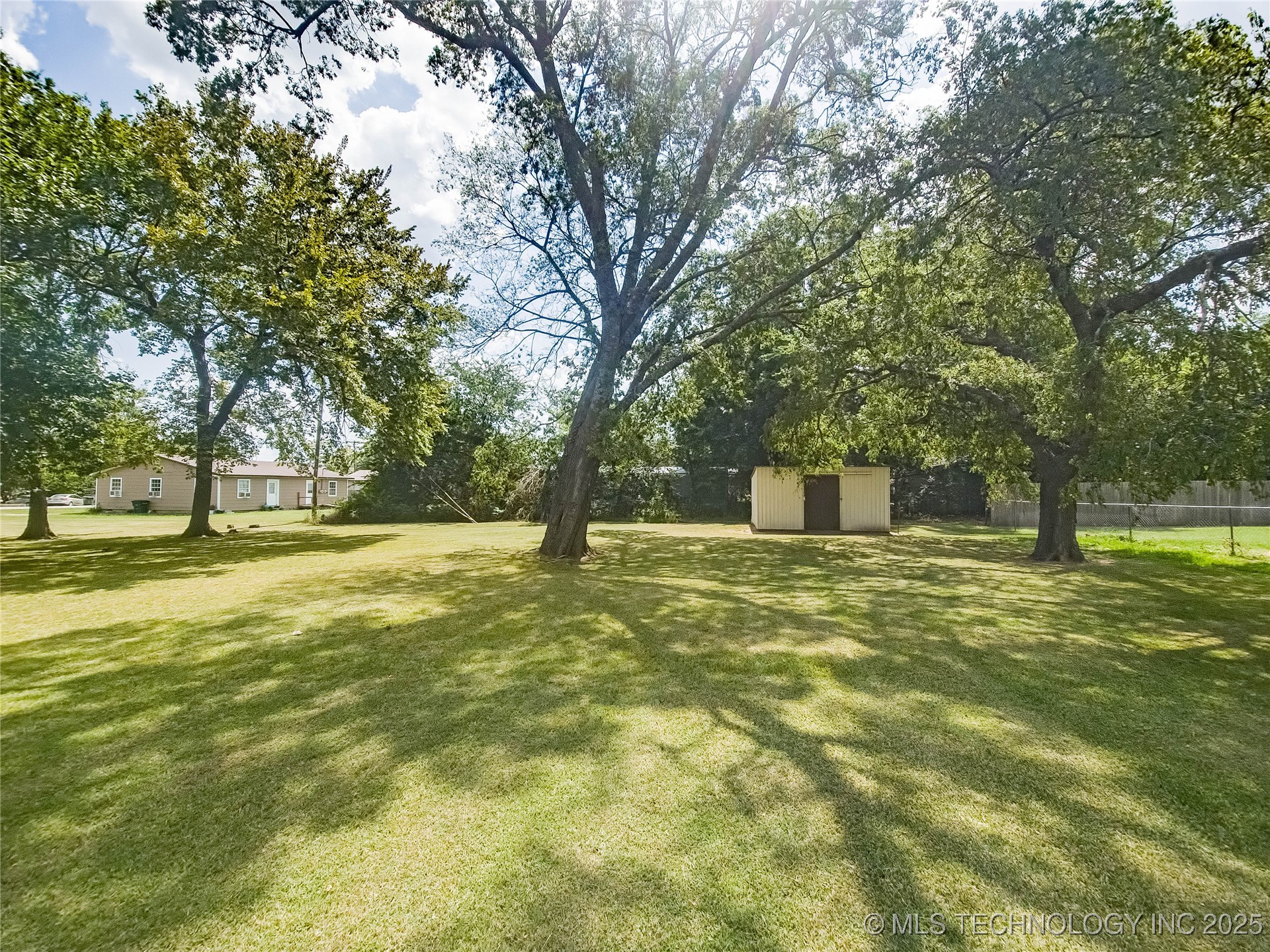 109 W Jones Street