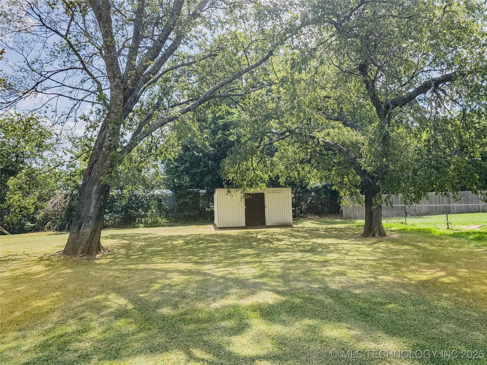 109 W Jones Street