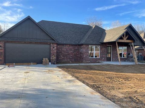 Photo of 3641 W Forest Street, Skiatook, OK 74070 (MLS # 2540496)