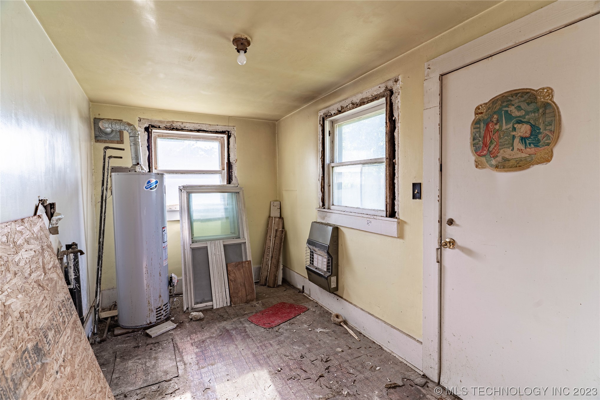 Photo 11 of 16 of 229 W 7th Avenue house