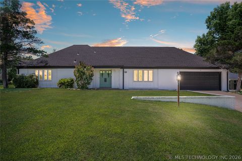 Photo of 3919 E 60th Street, Tulsa, OK 74135 (MLS # 2622618)