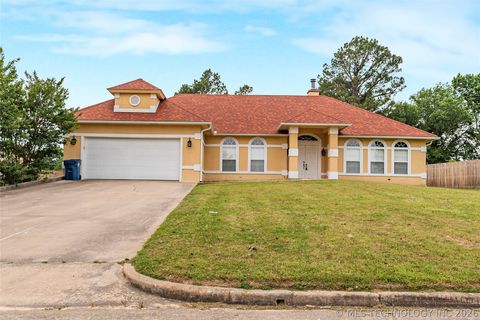 Photo of 607 Nelson, McAlester, OK 74501 (MLS # 2616805)