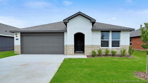 Photo of 2107 E San Antonio Street, Broken Arrow, OK 74011 (MLS # 2622523)