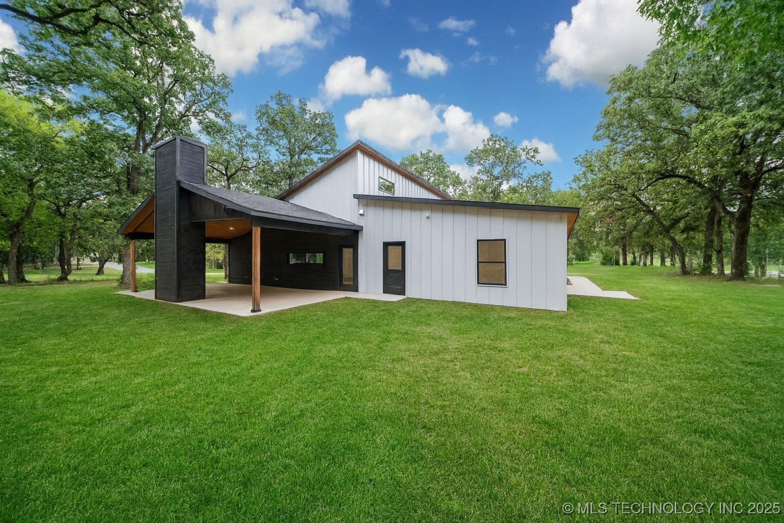 1417 Woodland Circle