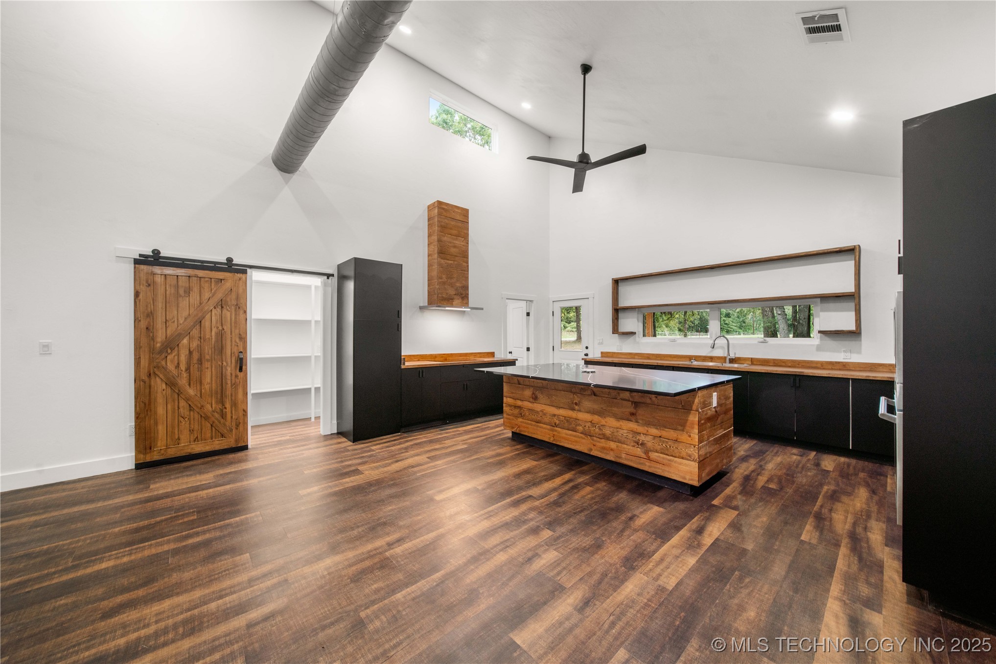 1417 Woodland Circle