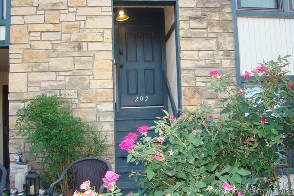 5243 NOWATA RD # I-202, BARTLESVILLE, OK 74006 - Image aeb102ede8327bf33a03d396fe5ecb4d/756796785