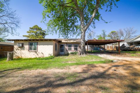 Photo of 5350 Center Street, Madill, OK 73446 (MLS # 2625114)