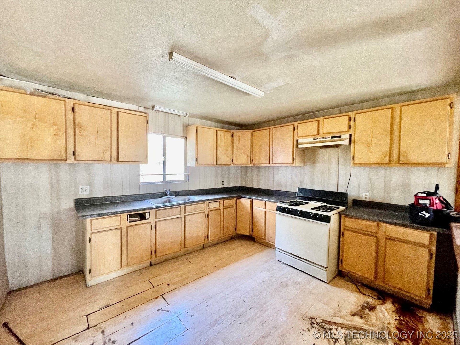 100 W Walnut Avenue