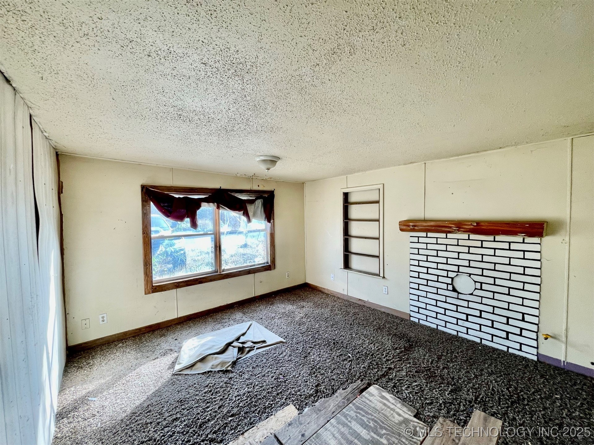 100 W Walnut Avenue