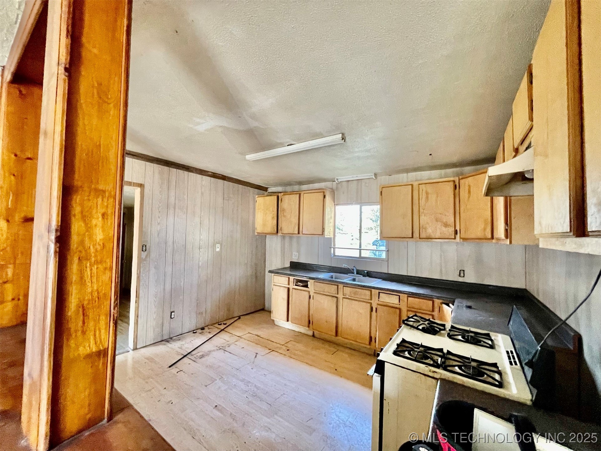100 W Walnut Avenue