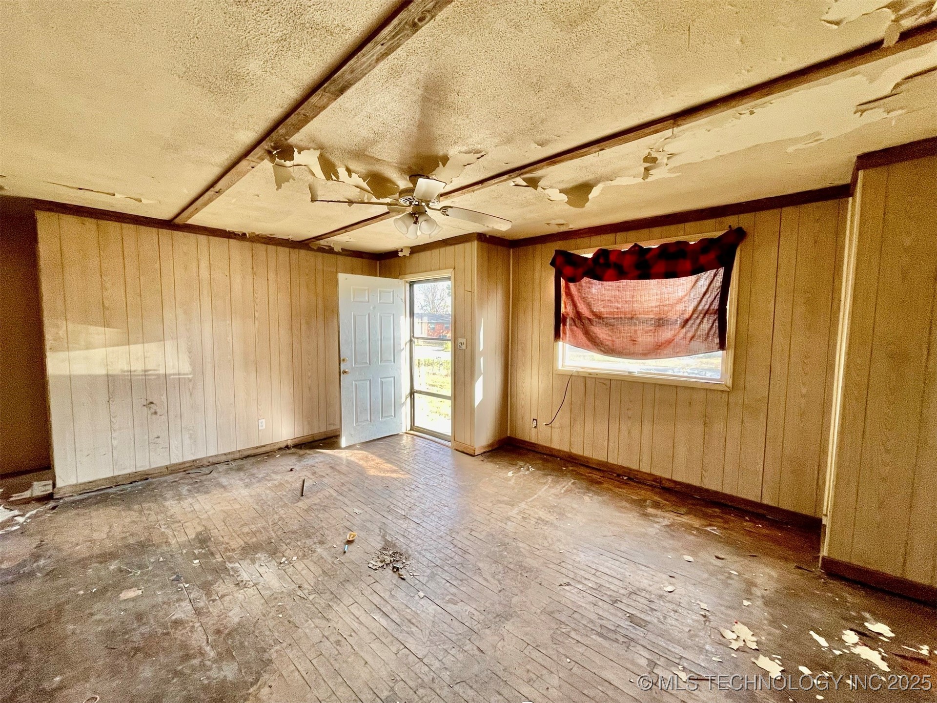 100 W Walnut Avenue