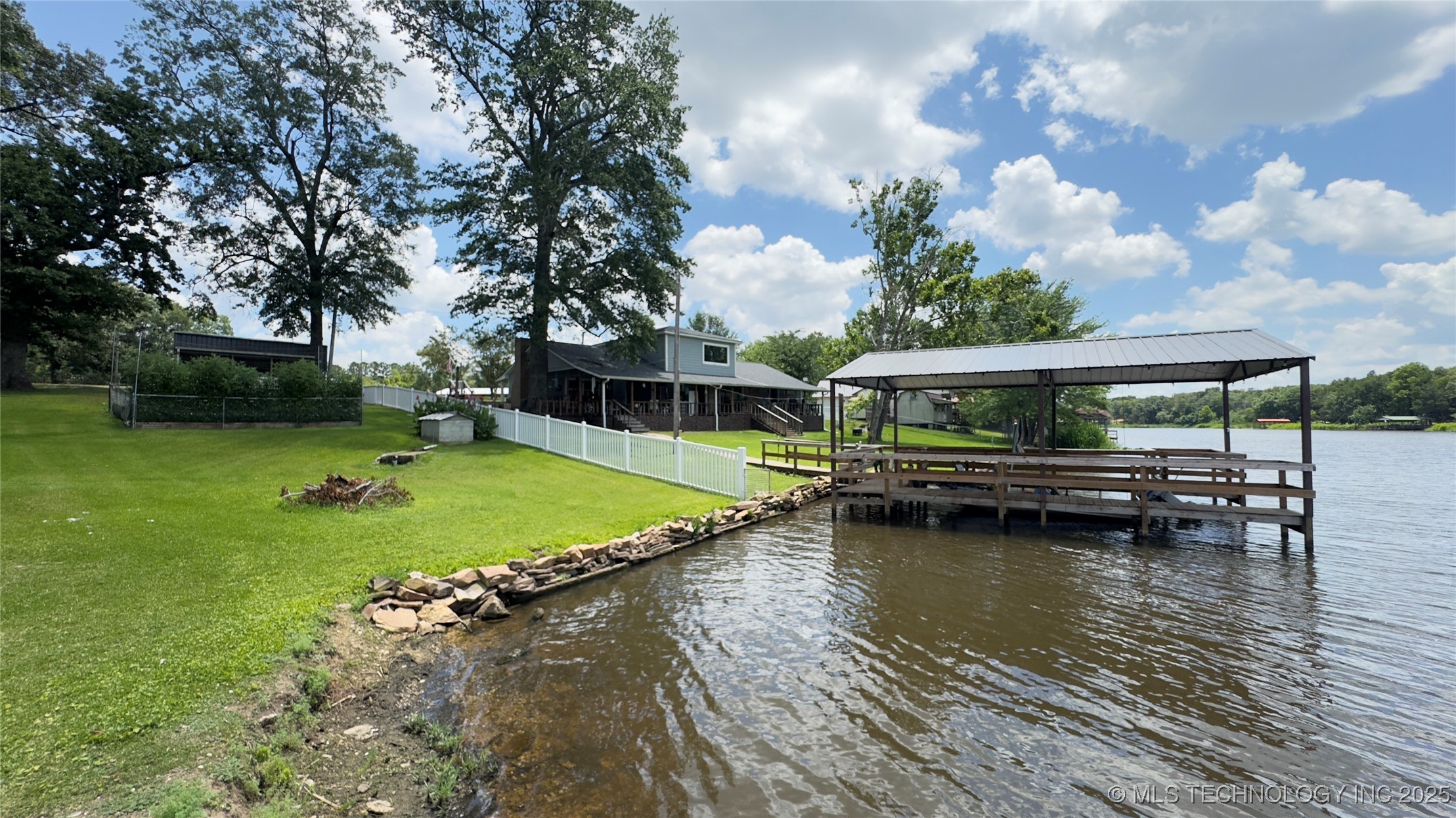 1060 Lakeside Drive