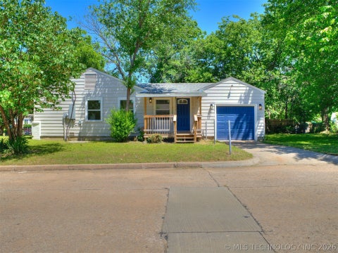 Photo of 338 W 47th Place, Tulsa, OK 74126 (MLS # 2637873)