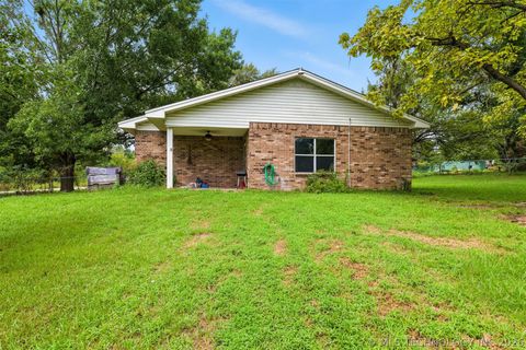 305 W E Milburn OK 73450