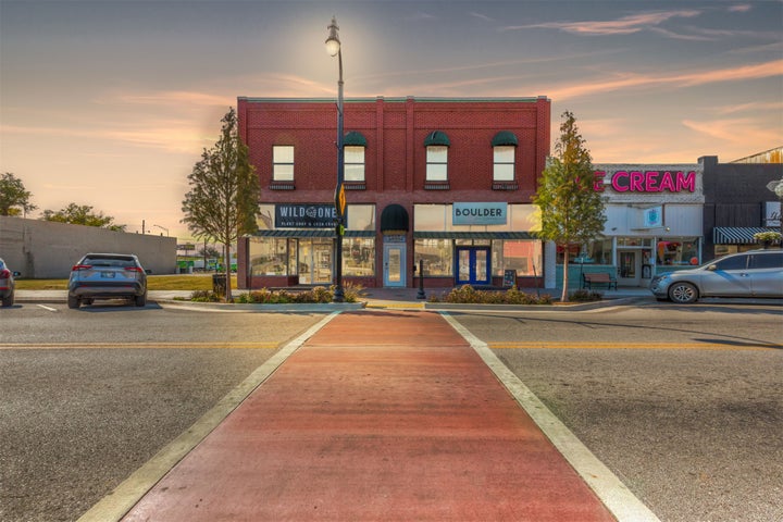 Photo 1 of 98 — 118 N Main Street, Sand Springs, OK 74063