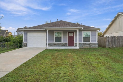 Photo of 524 S Maryland Avenue, Claremore, OK 74017 (MLS # 2638549)