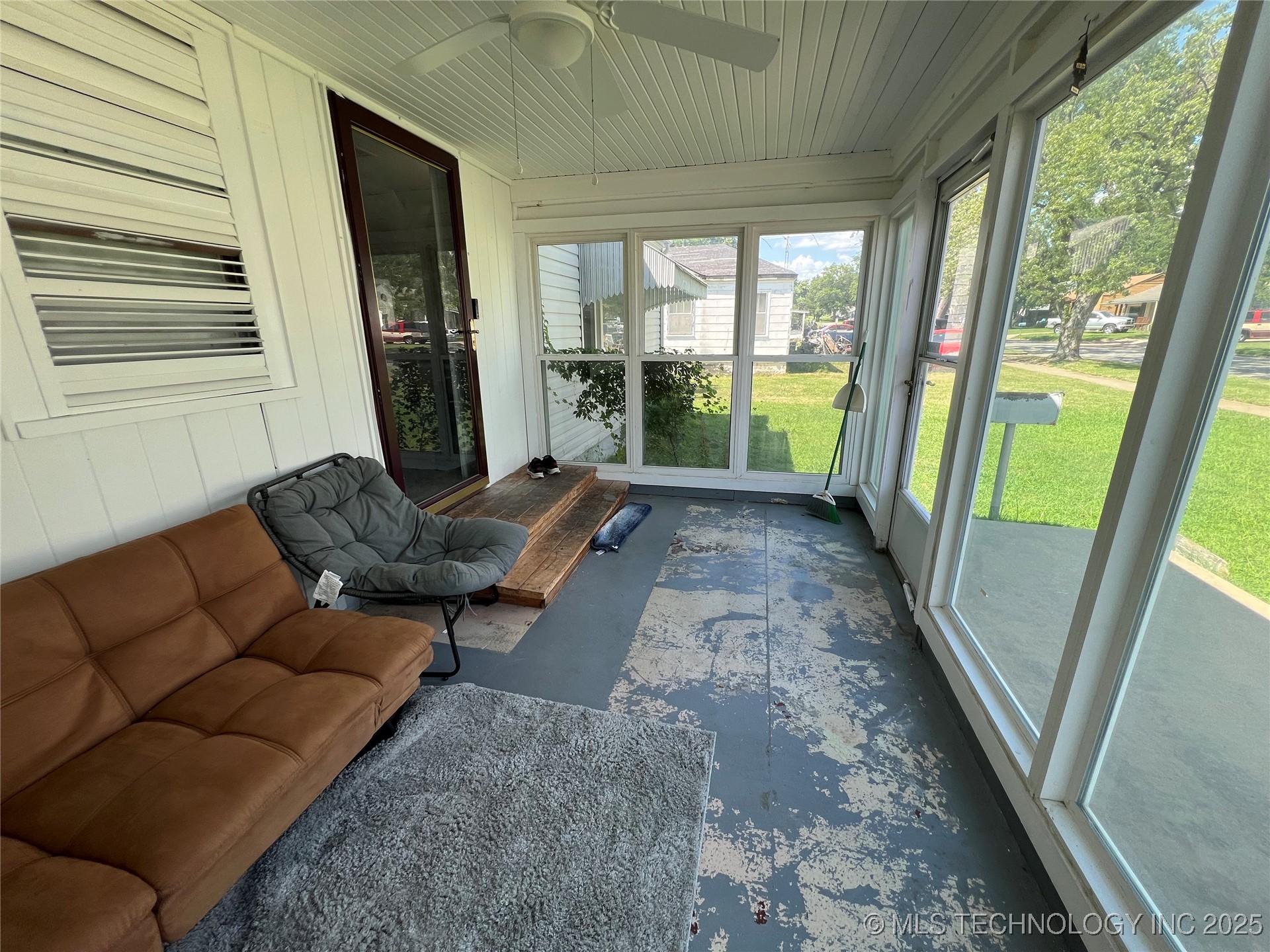 2145 S Dewey Avenue