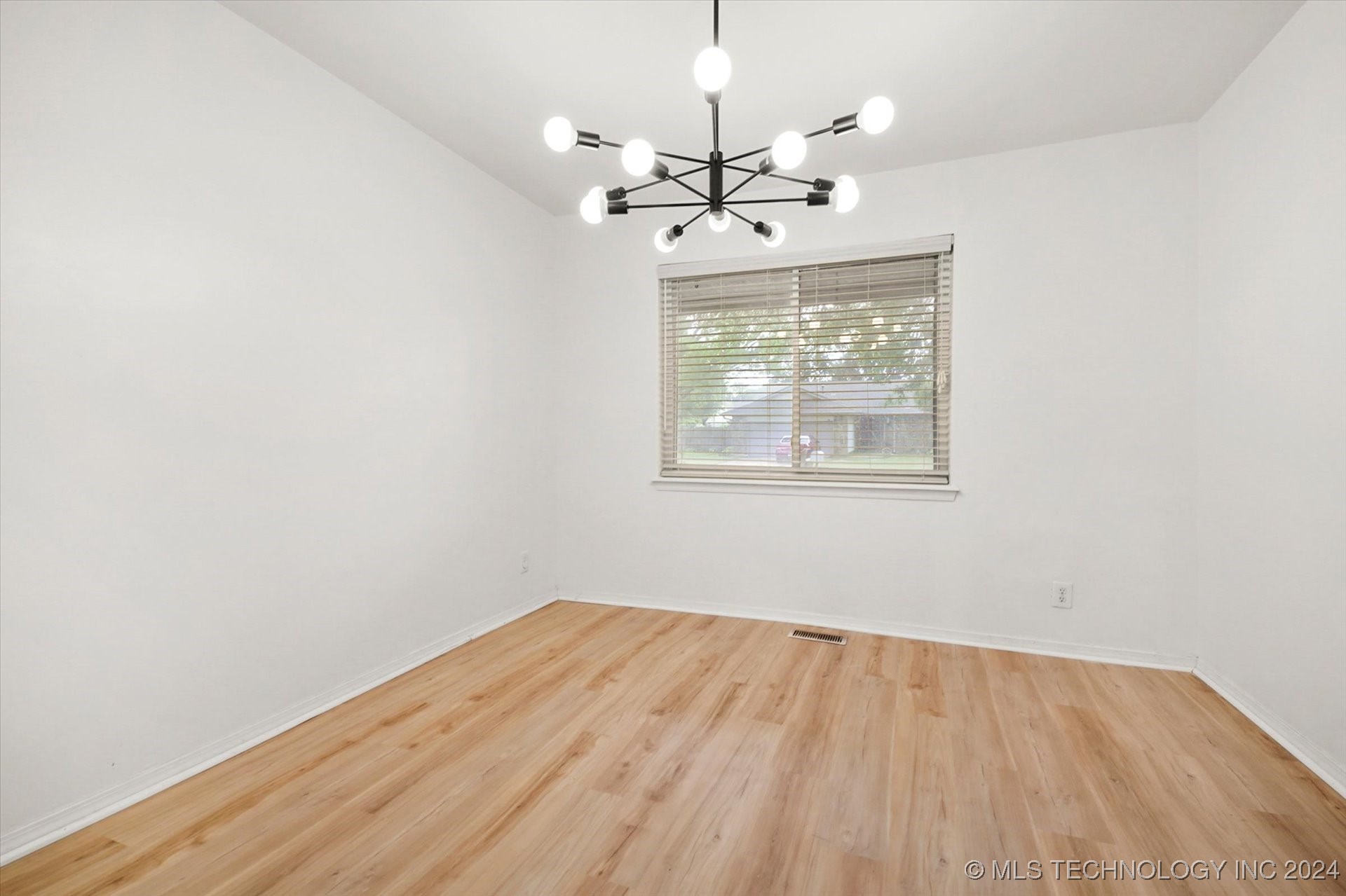 Photo 8 of 25 of 500 S 25th Street house