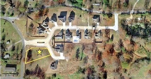 Photo of 758 Harlan Drive, Tahlequah, OK 74464 (MLS # 2602257)