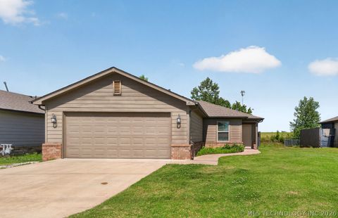 Photo of 9915 N 44th EastAvenue, Sperry, OK 74073 (MLS # 2620181)