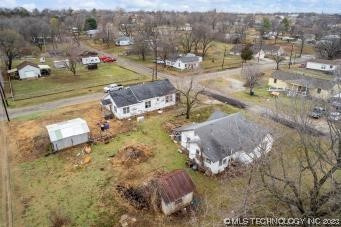 Photo 5 of 17 of 200 E 3rd Street house