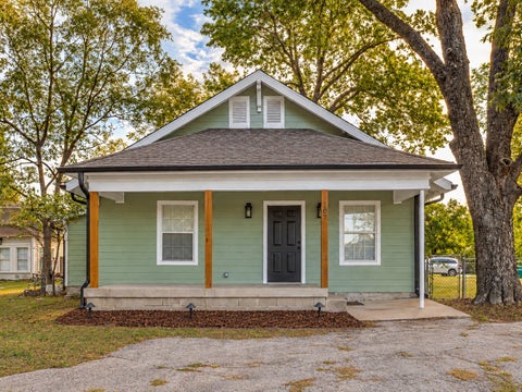 Photo of 107 E Jackson Avenue S, Sapulpa, OK 74066 (MLS # 2638360)