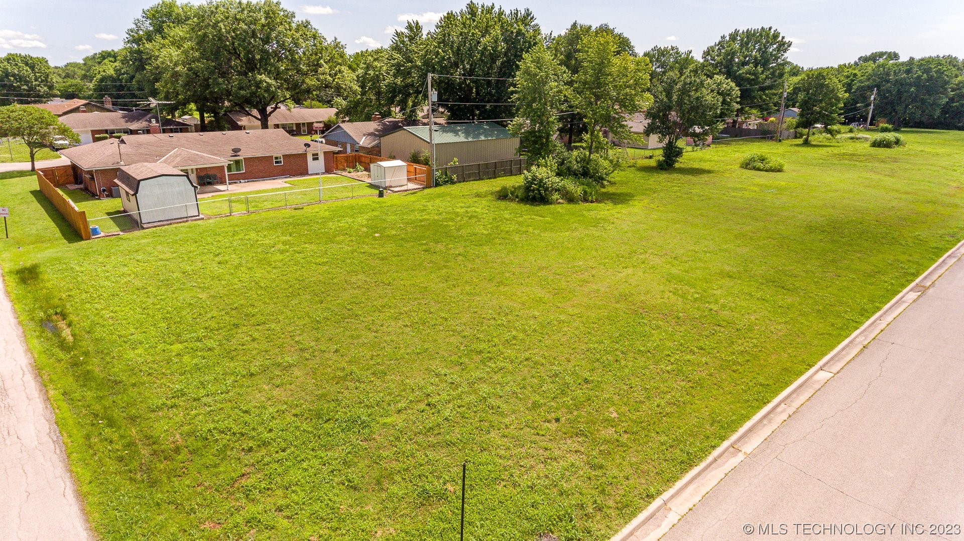 Photo 4 of 14 of 700 Sage Avenue land