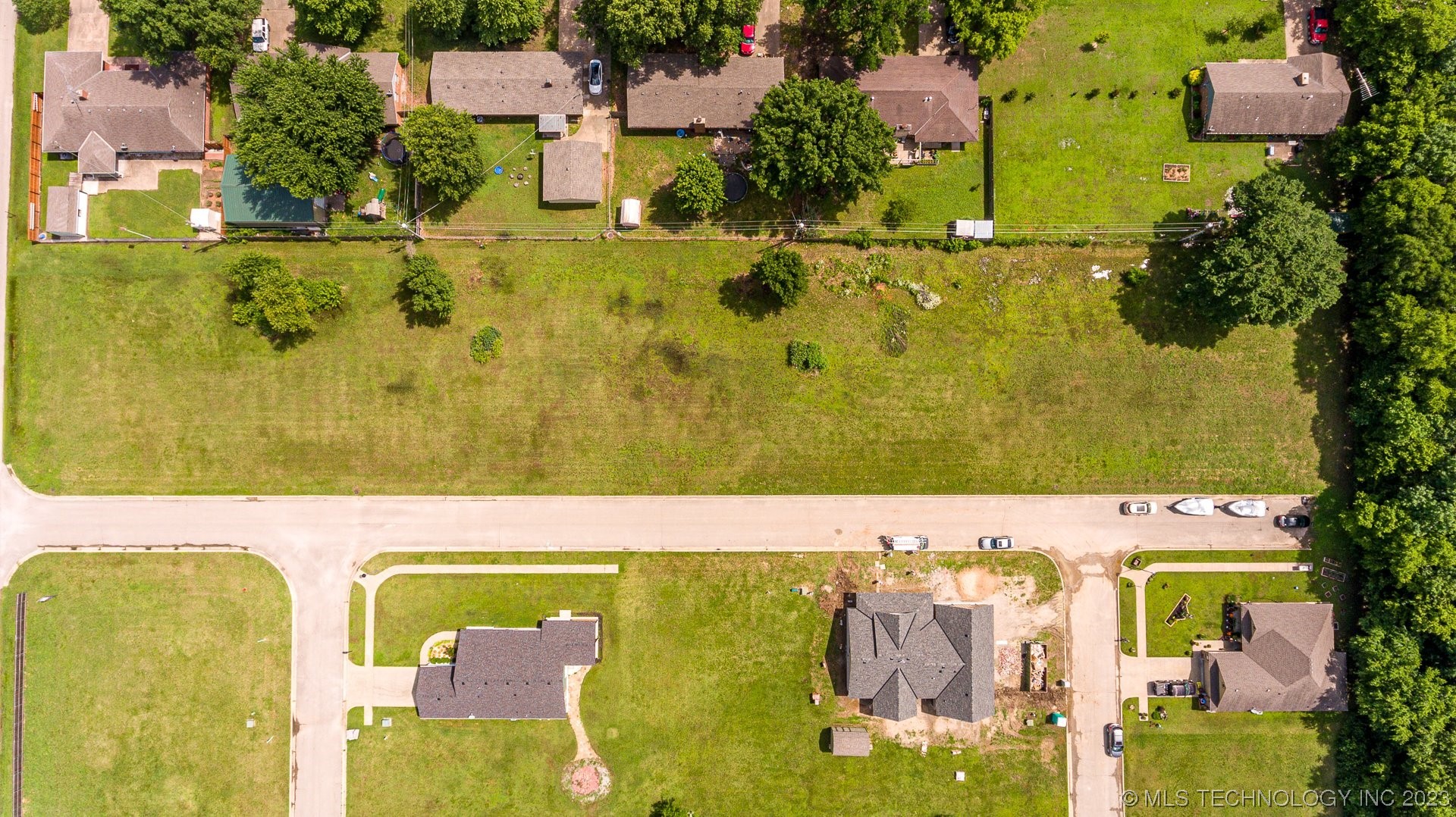 Photo 7 of 14 of 700 Sage Avenue land