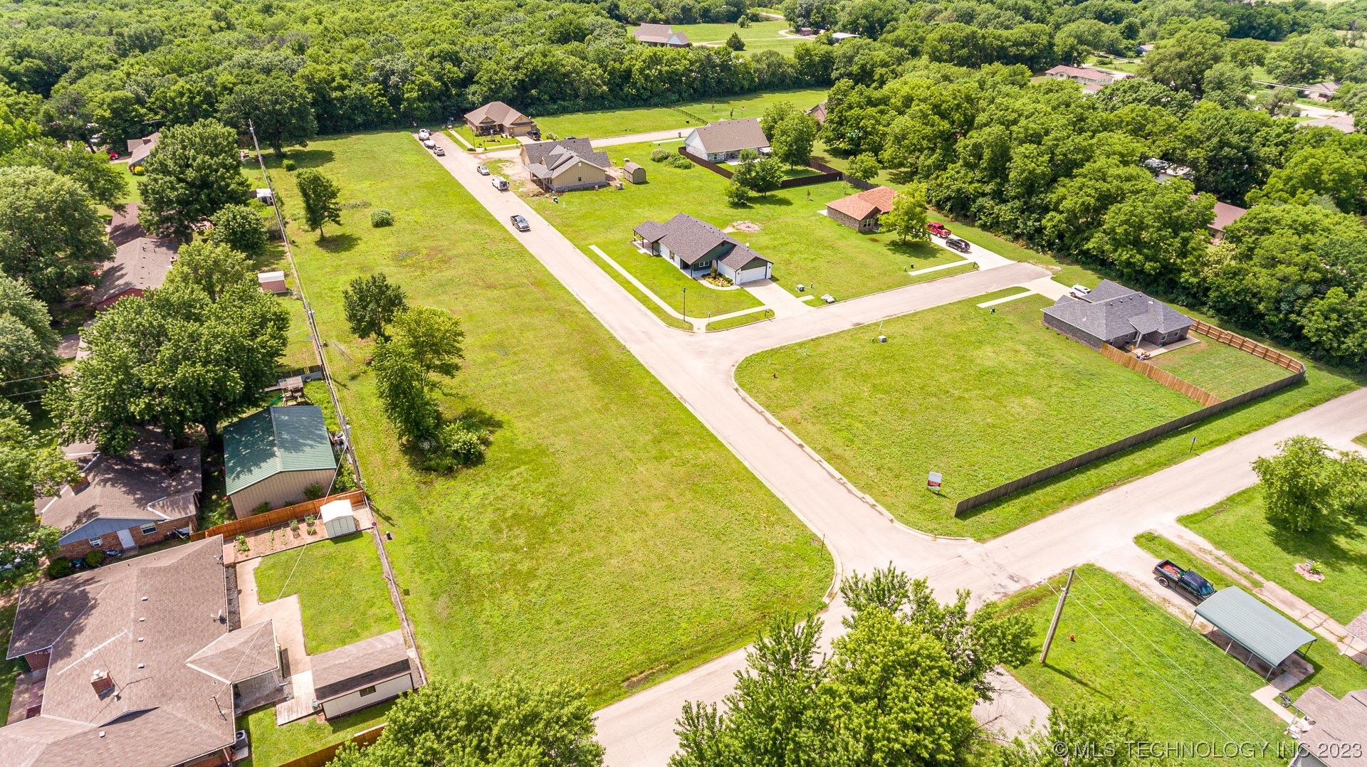 Photo 2 of 14 of 700 Sage Avenue land