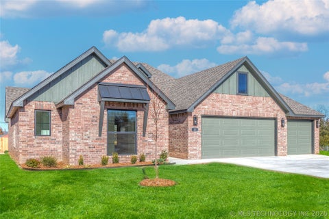 Photo of 25 E 32nd Street, Sand Springs, OK 74063 (MLS # 2621641)