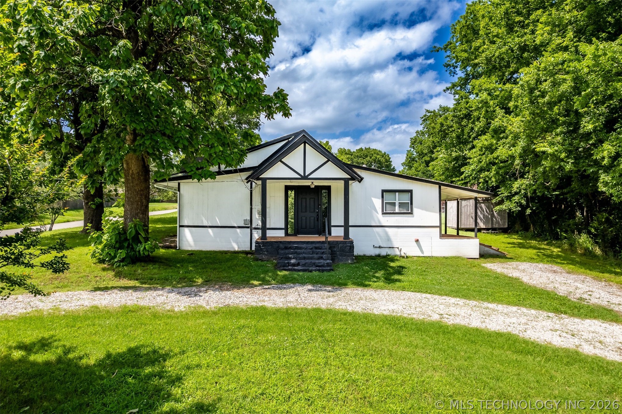 Photo 1 of 22 — 125 W Walnut Street, Coweta, OK 74429