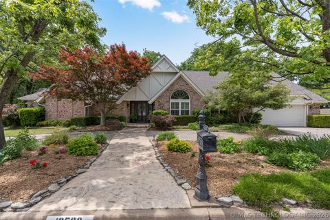 Photo of 10522 S 66th EastAvenue, Tulsa, OK 74133 (MLS # 2616305)