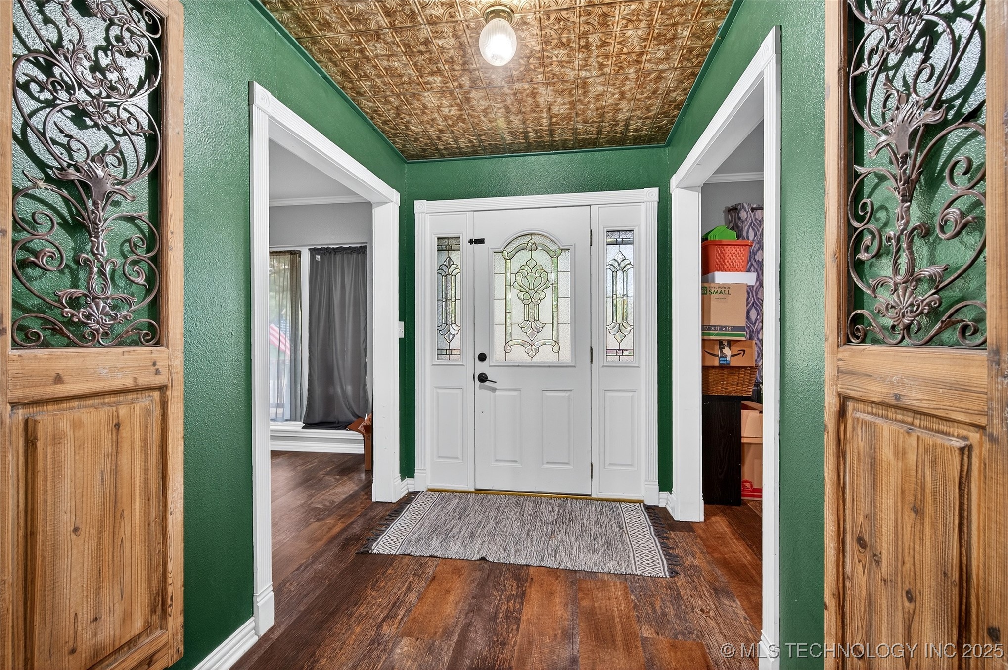 123 Park Lake Drive