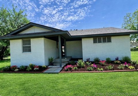 205 NE 1st Street Kingston OK 73439