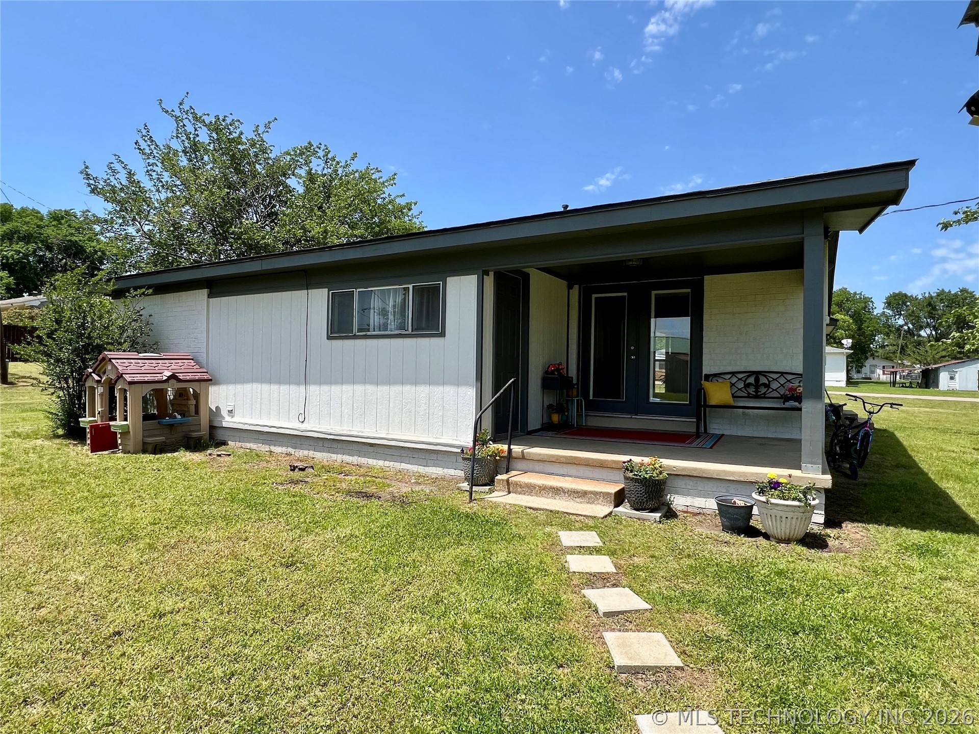 205 NE 1st Street