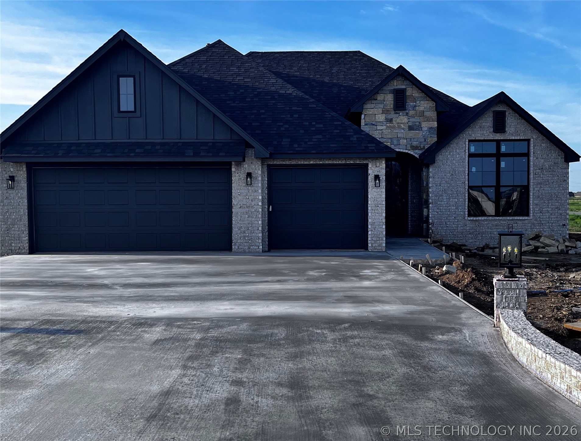 Photo 1 of 2 — 5677 E 136th Place, Collinsville, OK 74021