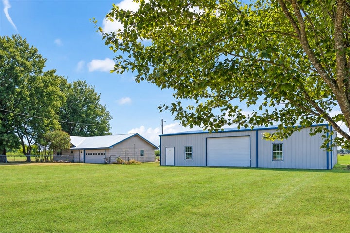 Photo 1 of 19 — 4840 River Road, Colbert, OK 74733