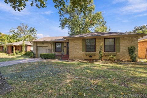Photo of 3811 S Jamestown Avenue, Tulsa, OK 74135 (MLS # 2638410)