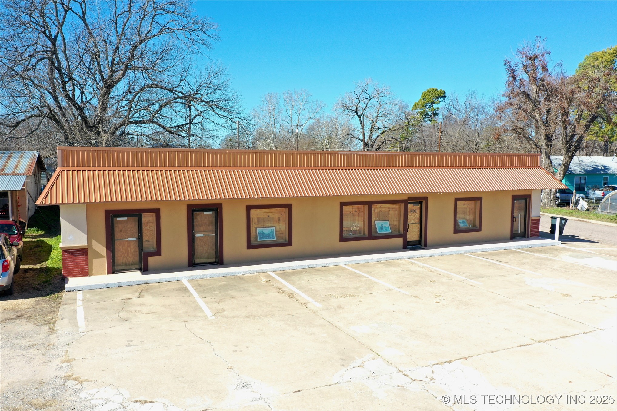 601 S 9th Highway