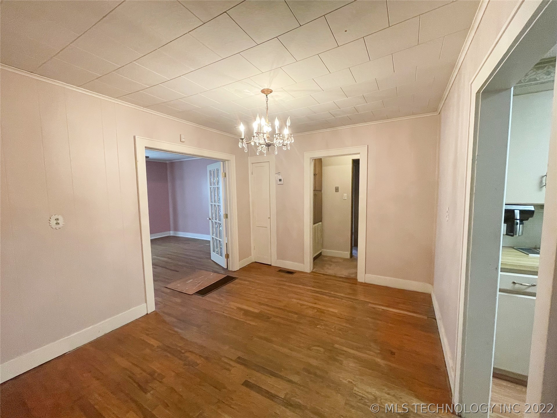 Photo 20 of 33 of 1307 S Hitchite Avenue house