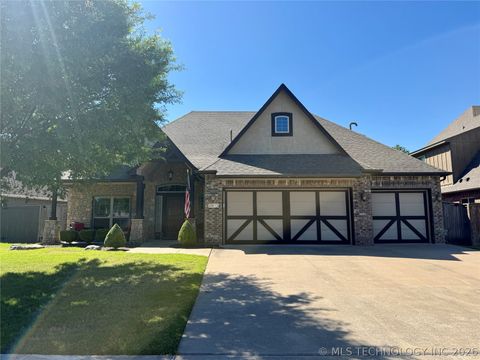 Photo of 2813 W Edgewater Street, Broken Arrow, OK 74012 (MLS # 2617364)