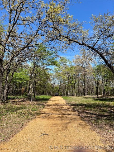 1427 W Easy Street Street Tishomingo OK 73460