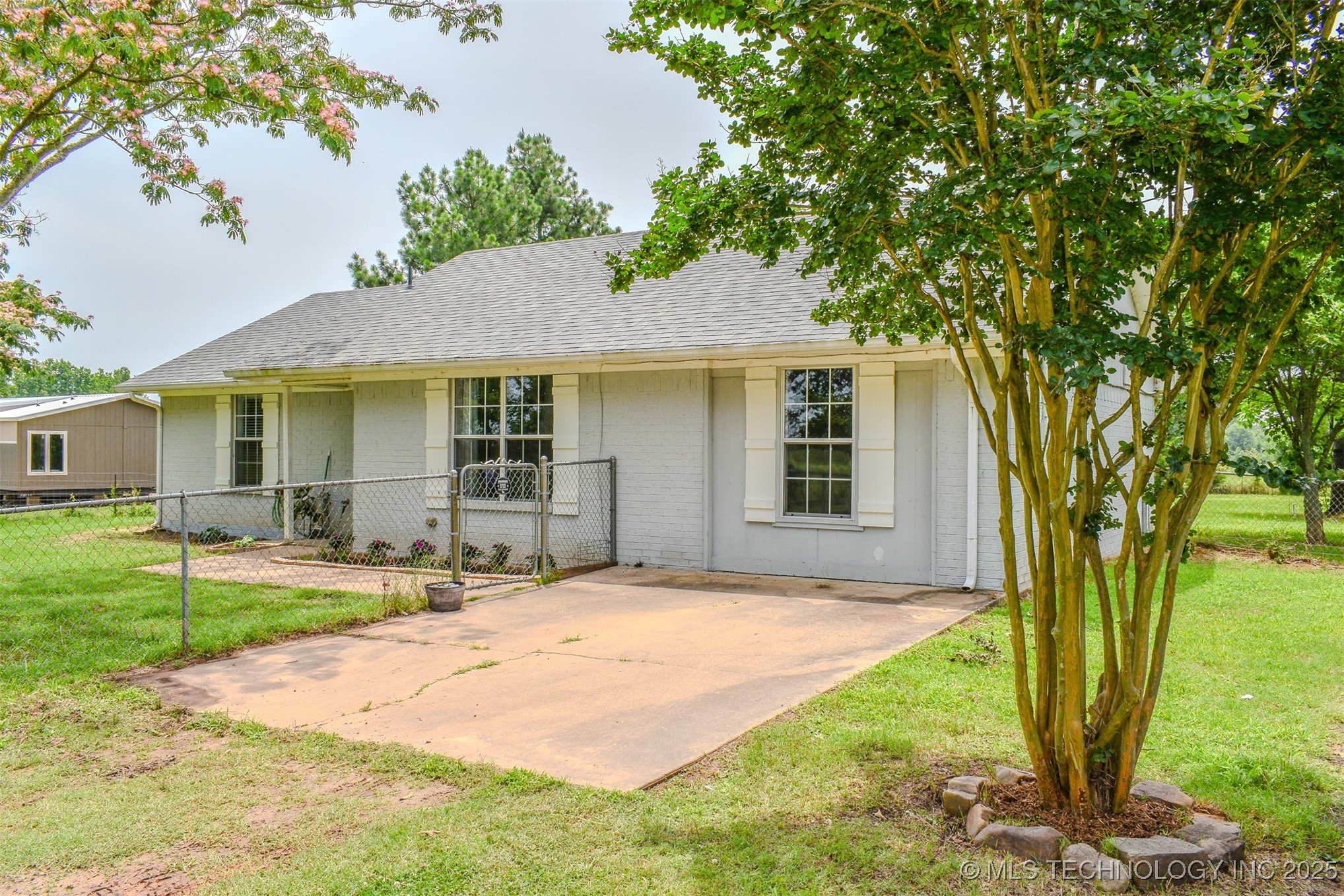 3180 E 2090 Road